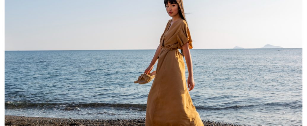 długie sukienki ze skórzanym paskiem w hurtowni online
