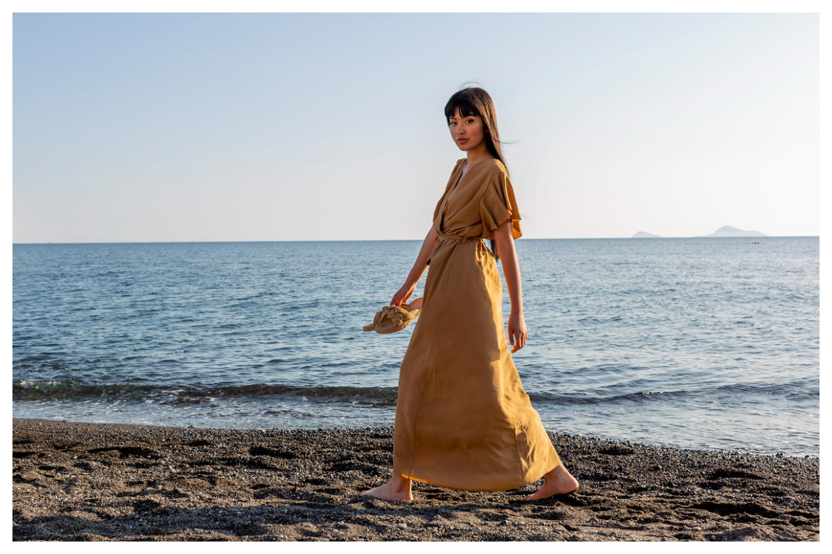 długie sukienki ze skórzanym paskiem w hurtowni online
